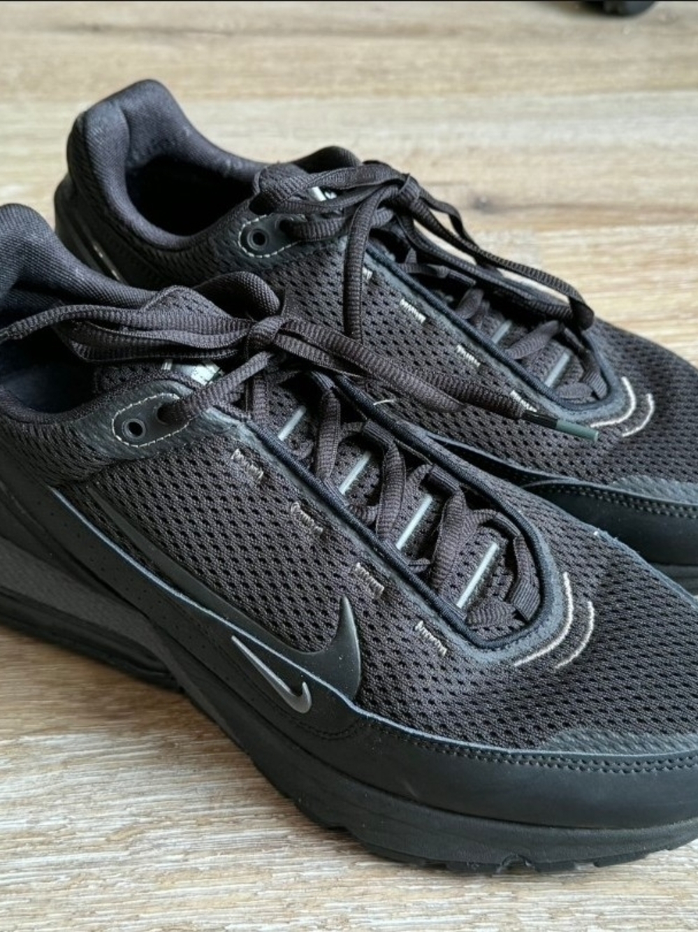 Nike Air Max Pulse Men Black SZ 11 Sneakers